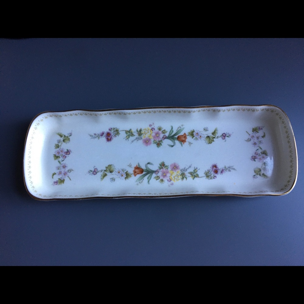 WEDGWOOD-Bone China Antique Trinket Holder